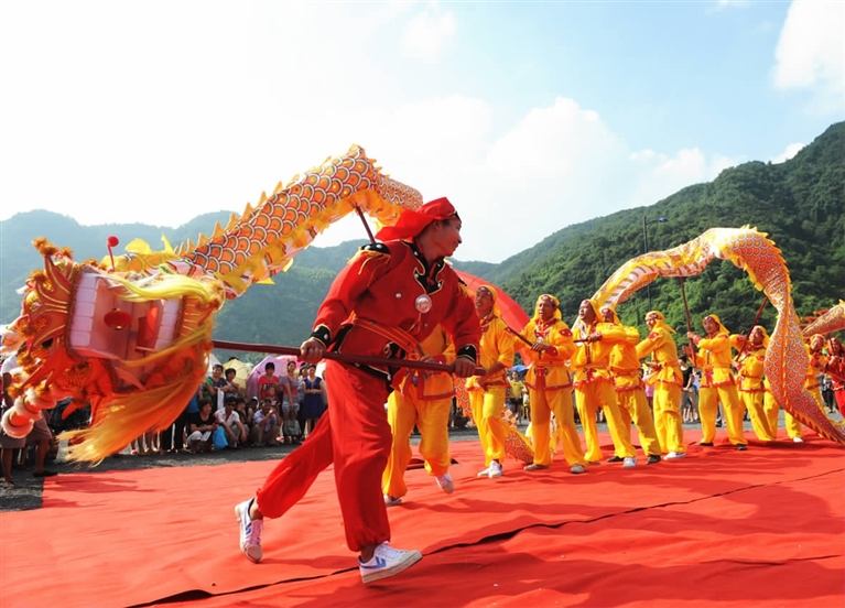 沉浸在 sola 动漫世界：美丽传说、情感寄托与自由释放